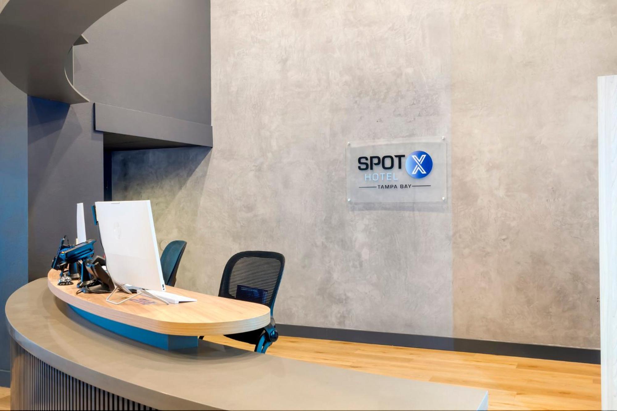 Spot X Hotel Tampa - Wesley Chapel By The Red Collection Extérieur photo